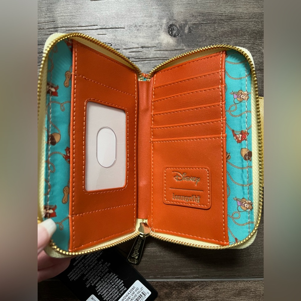 BNWT — Loungefly Rescue Rangers Wallet - Picture 5 of 7